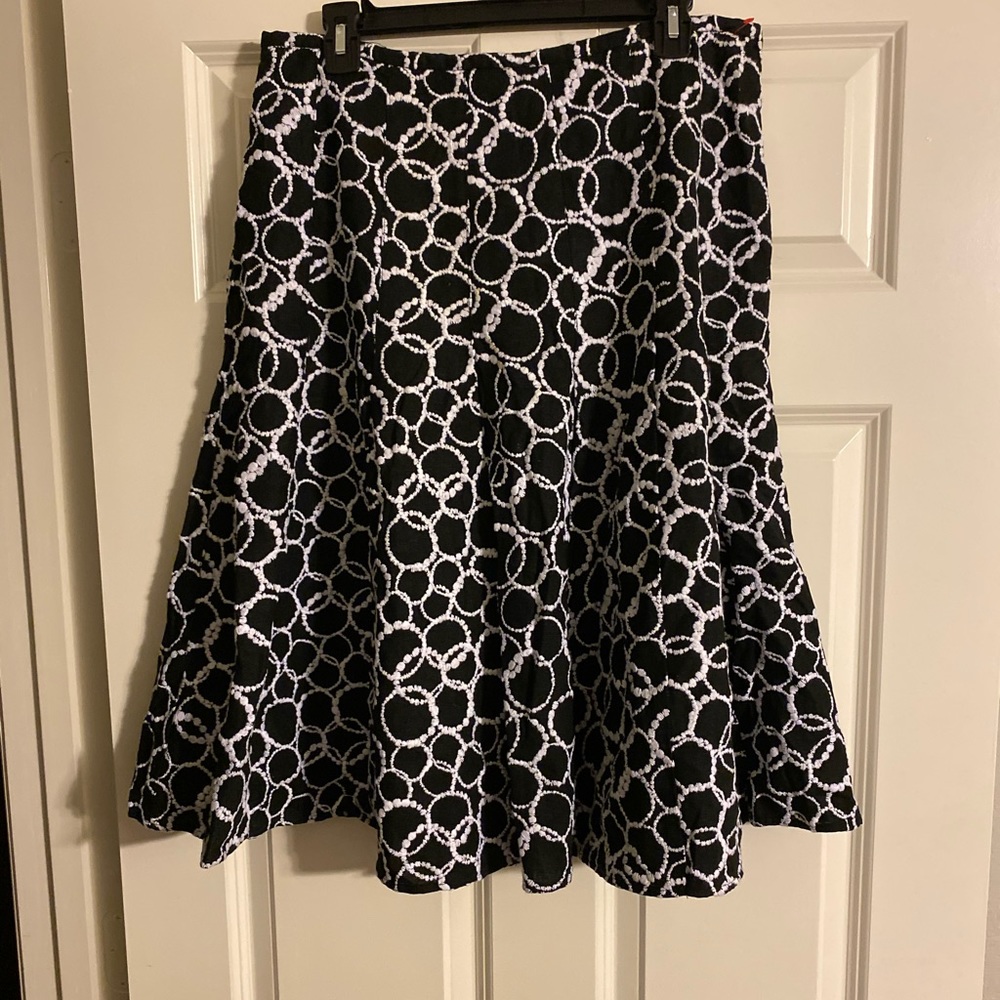 Carole Little Linen Blend skirt with embroidery
